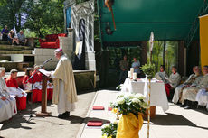 Festgottesdienst zum 1.000 Todestag des Heiligen Heimerads auf dem Hasunger Berg (Foto: Karl-Franz Thiede)